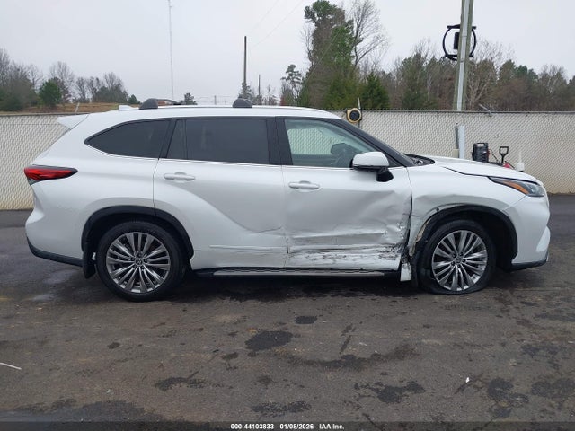 5TDFZRAH5NS130434 Toyota Highlander Platinum
