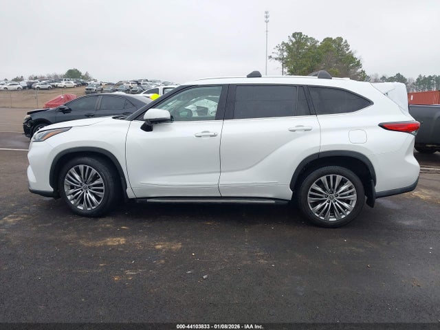 5TDFZRAH5NS130434 Toyota Highlander Platinum