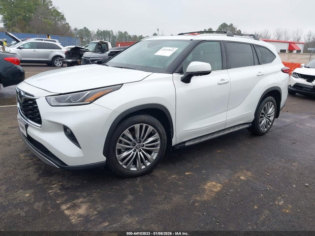 5TDFZRAH5NS130434 Toyota Highlander Platinum