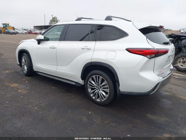 5TDFZRAH5NS130434 Toyota Highlander Platinum