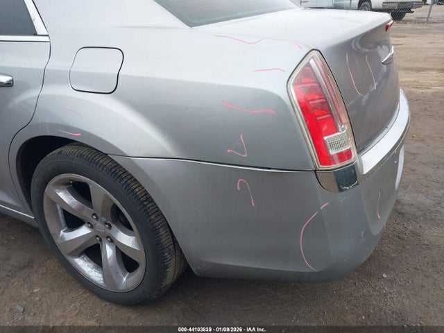 Продаж на аукціоні авто 2013 Chrysler 300c, vin: 2c3ccaeg1dh658108, номер лоту: 44103839