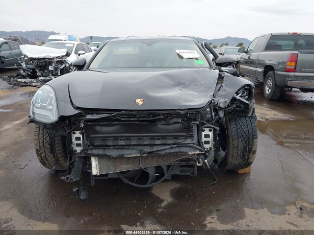 WP0AA2A71JL102058 Porsche PANAMERA 4