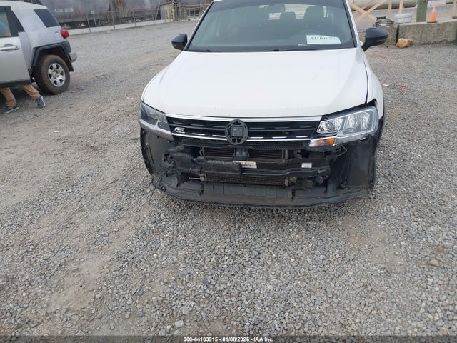 2020 VOLKSWAGEN TIGUAN 3VV3B7AX7LM118030 Photo 5