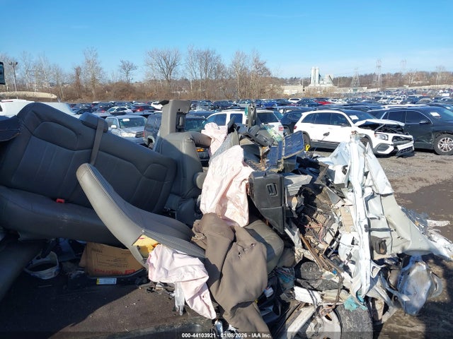 1GAZGPFG8K1364432 Chevrolet Express 3500 Lt