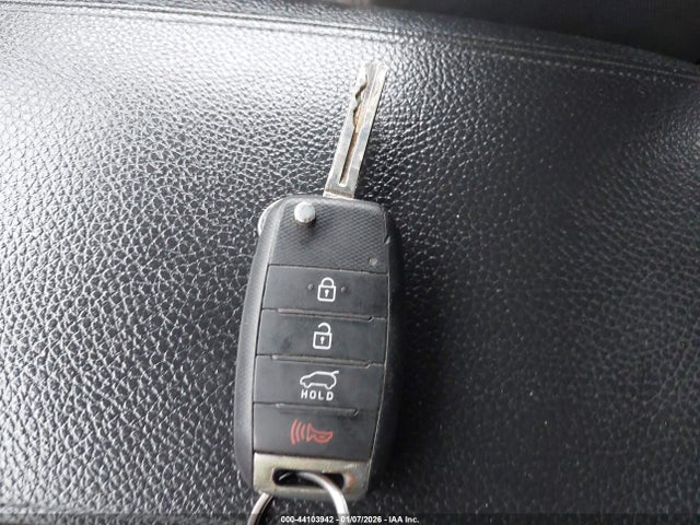 5XYKT3A67EG455708 KIA SORENTO LX