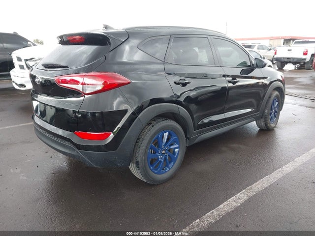 KM8J3CA40JU627771 Hyundai TUCSON SEL