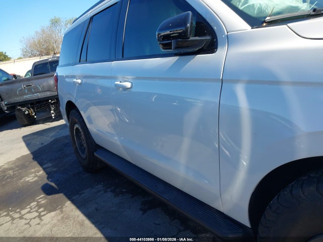 1FMJU1H8XREB00076 Ford Expedition Xlt