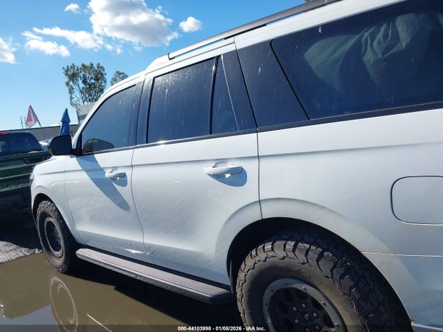 1FMJU1H8XREB00076 Ford Expedition Xlt
