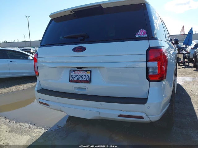 1FMJU1H8XREB00076 Ford Expedition Xlt