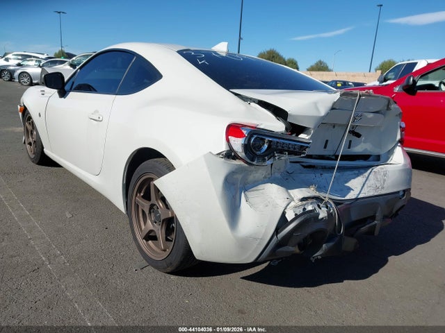 JF1ZNAA14L8753709 Toyota 86
