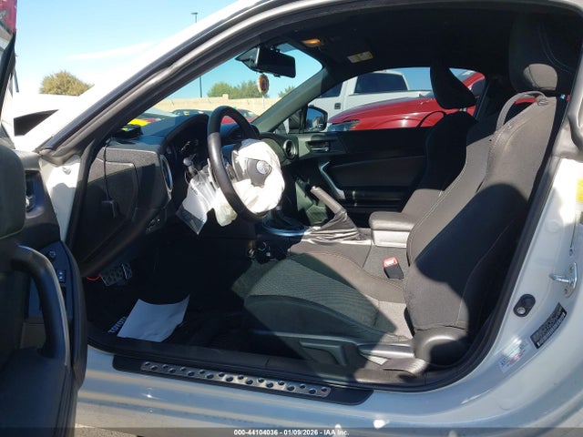 JF1ZNAA14L8753709 Toyota 86