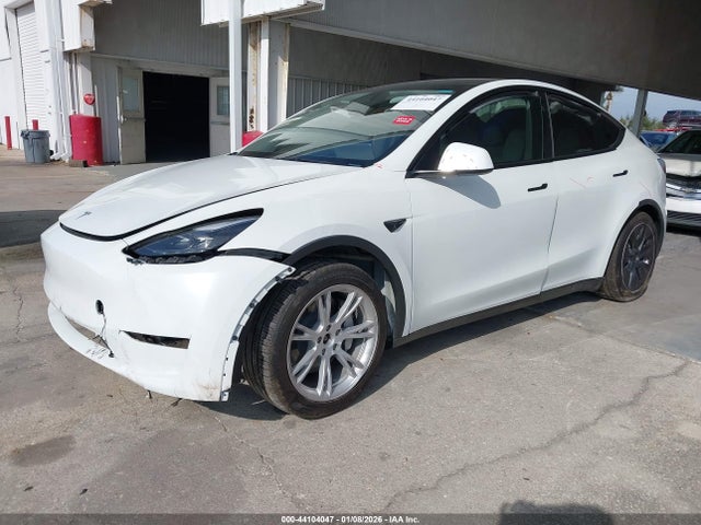 Продажа на аукционе авто 2024 Tesla Model Y Long Range Dual Motor All-wheel Drive, vin: 7SAYGDEE0RA224457, номер лота: 44104047