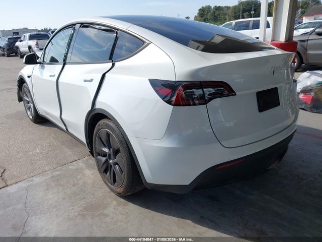 Продажа на аукционе авто 2024 Tesla Model Y Long Range Dual Motor All-wheel Drive, vin: 7SAYGDEE0RA224457, номер лота: 44104047