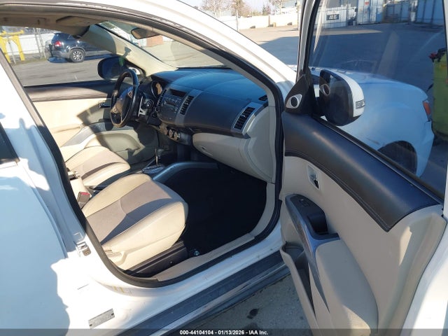 2011 MITSUBISHI OUTLANDER JA4AS3AW1BU018743 Photo 4