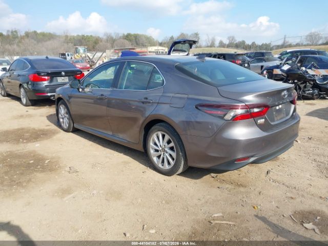 2022 TOYOTA CAMRY 4T1C11AK5NU064031 Photo 2