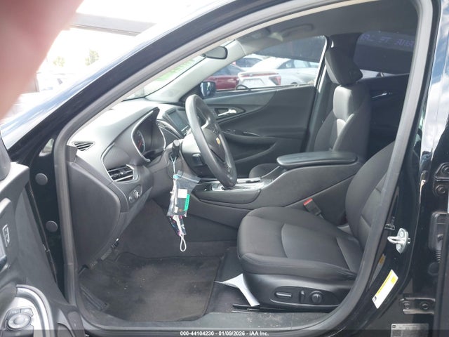 1G1ZD5ST0JF127533 Chevrolet MALIBU LT