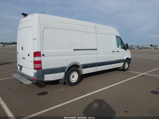 Mercedes-Benz Sprinter 2500 High Roof 2016 WD3PE8DD7GP363855 Image 4