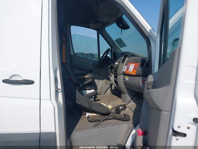 Mercedes-Benz Sprinter 2500 High Roof 2016 WD3PE8DD7GP363855 Image 5
