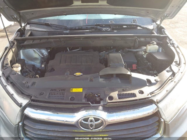5TDZKRFH2FS080006 Toyota Highlander Le Plus V6