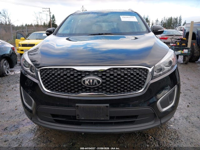 5XYPGDA57JG421821 KIA Sorento 3.3l Lx