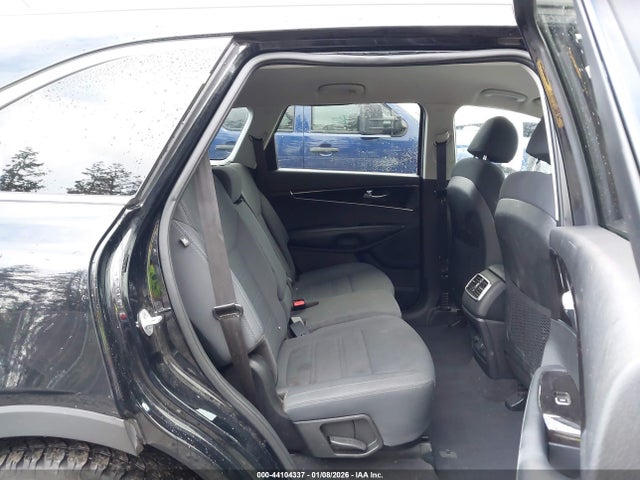 5XYPGDA57JG421821 KIA Sorento 3.3l Lx