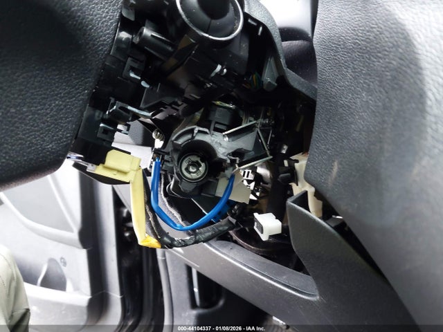 5XYPGDA57JG421821 KIA Sorento 3.3l Lx