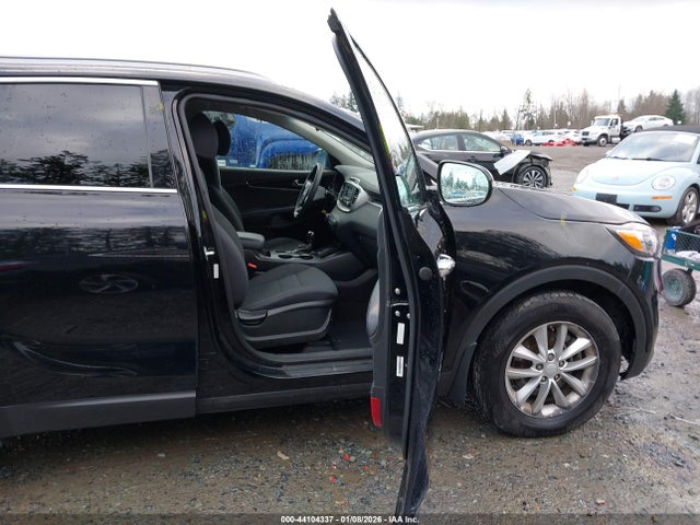 5XYPGDA57JG421821 KIA Sorento 3.3l Lx