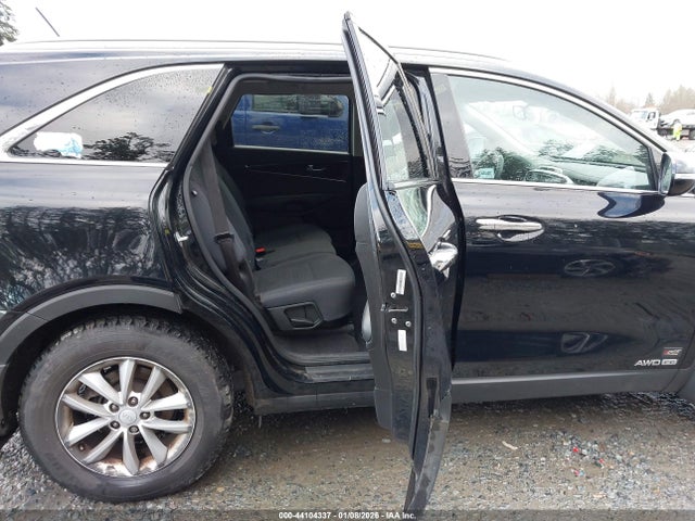 5XYPGDA57JG421821 KIA Sorento 3.3l Lx