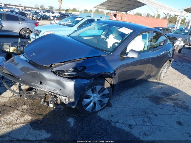 2022 TESLA MODEL Y 7SAYGDEE8NF555705 Photo 1