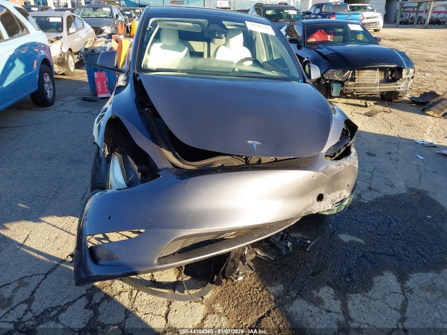 2022 TESLA MODEL Y 7SAYGDEE8NF555705 Photo 5