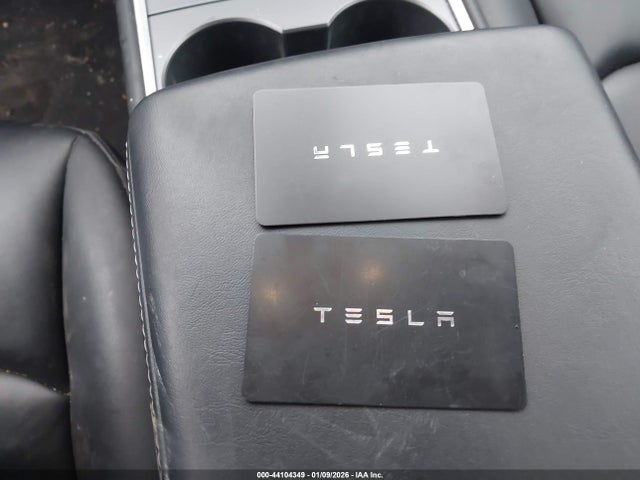 2023 Tesla Model Y Awd/long Range Dual Motor All-wheel Drive მანქანა იყიდება აუქციონზე, vin: 7SAYGDEE8PF792407, აუქციონის ნომერი: 44104349