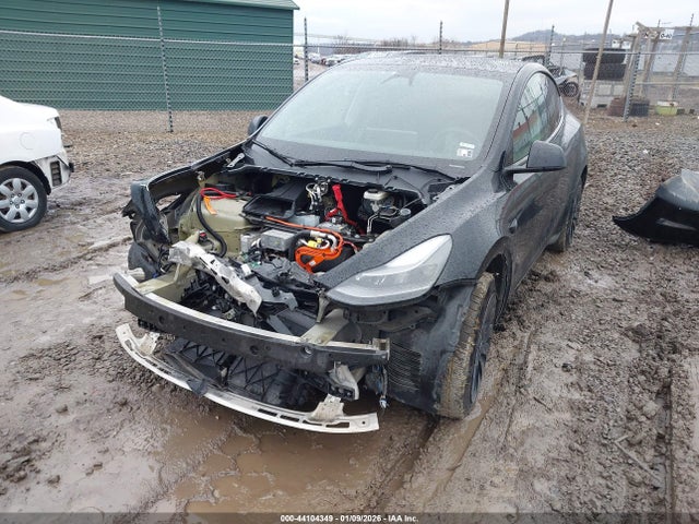 2023 Tesla Model Y Awd/long Range Dual Motor All-wheel Drive მანქანა იყიდება აუქციონზე, vin: 7SAYGDEE8PF792407, აუქციონის ნომერი: 44104349
