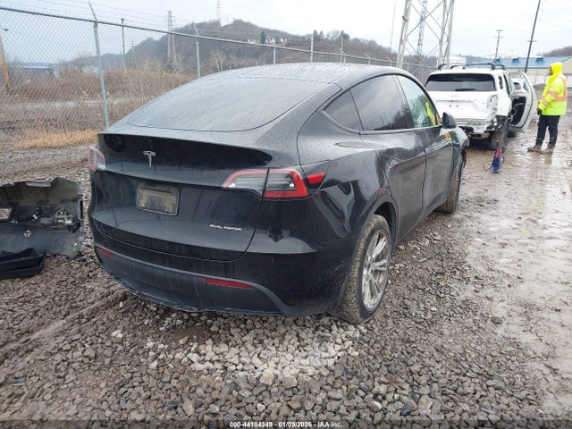 2023 Tesla Model Y Awd/long Range Dual Motor All-wheel Drive მანქანა იყიდება აუქციონზე, vin: 7SAYGDEE8PF792407, აუქციონის ნომერი: 44104349