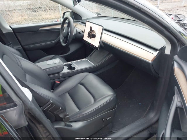 2023 Tesla Model Y Awd/long Range Dual Motor All-wheel Drive მანქანა იყიდება აუქციონზე, vin: 7SAYGDEE8PF792407, აუქციონის ნომერი: 44104349