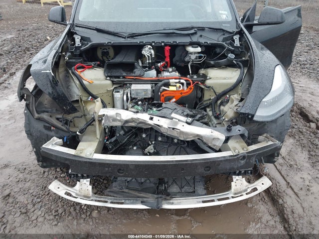 2023 Tesla Model Y Awd/long Range Dual Motor All-wheel Drive მანქანა იყიდება აუქციონზე, vin: 7SAYGDEE8PF792407, აუქციონის ნომერი: 44104349