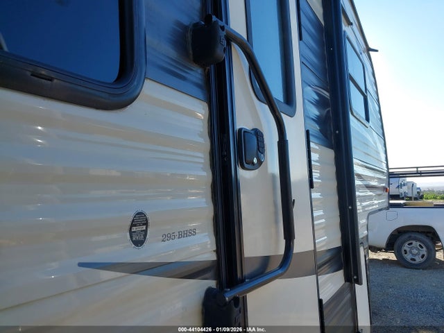 4X4FPUF28GP057905 Palomino 5th Wheel