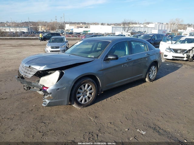 2010 CHRYSLER SEBRING 1C3CC4FB8AN105740 Photo 1