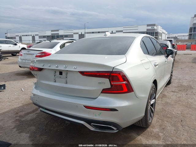 2022 VOLVO S60 7JRL12FZXNG157854 Photo 3