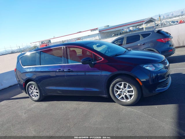 Продаж на аукціоні авто 2017 Chrysler Pacifica Touring, vin: 2C4RC1DG3HR756693, номер лоту: 44104539