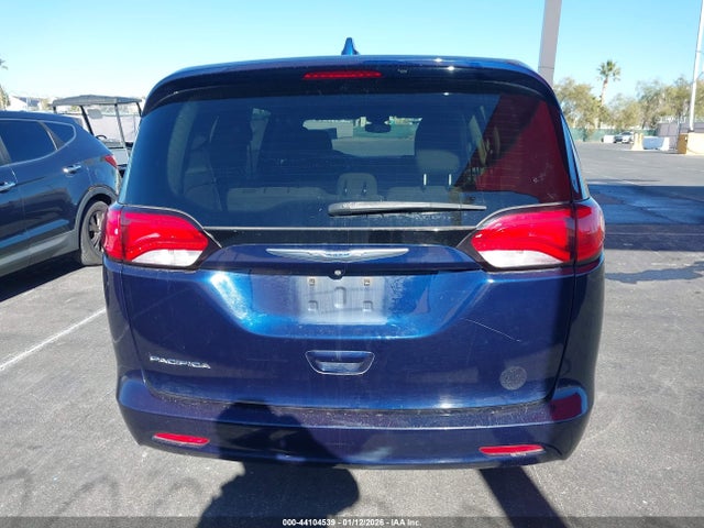 Продаж на аукціоні авто 2017 Chrysler Pacifica Touring, vin: 2C4RC1DG3HR756693, номер лоту: 44104539