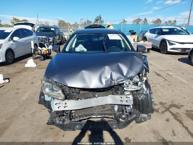 JTHKD5BH8G2271804 Lexus CT 200H