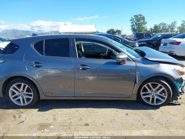 JTHKD5BH8G2271804 Lexus CT 200H
