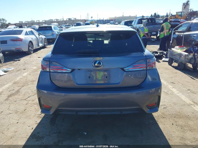 JTHKD5BH8G2271804 Lexus CT 200H