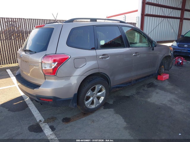 Subaru Forester 2.5i Premium 2015 JF2SJADC3FG814418 Image 4