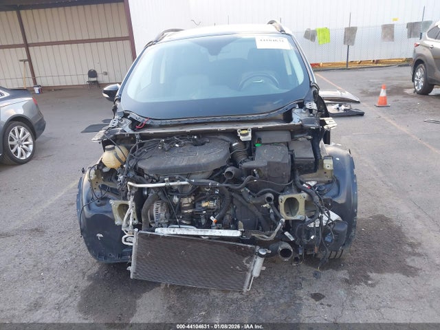 1FMCU0J93HUD54108 Ford Escape Titanium