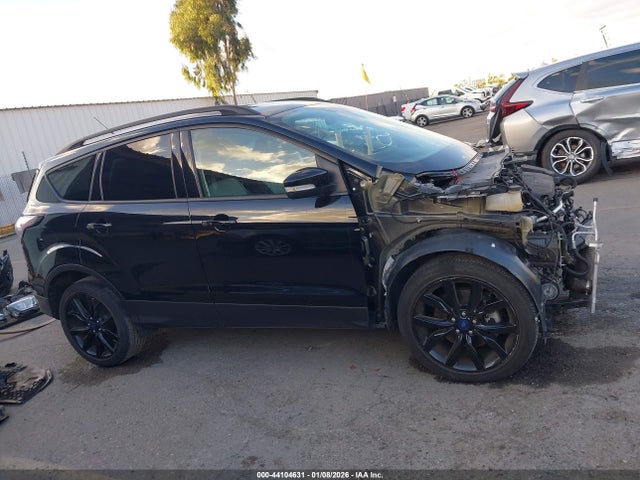 1FMCU0J93HUD54108 Ford Escape Titanium