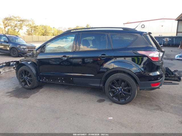 1FMCU0J93HUD54108 Ford Escape Titanium