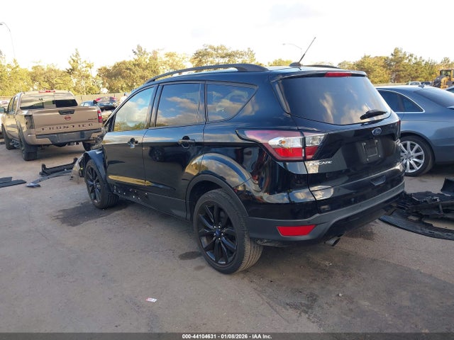 1FMCU0J93HUD54108 Ford Escape Titanium