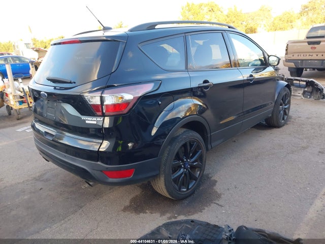 1FMCU0J93HUD54108 Ford Escape Titanium
