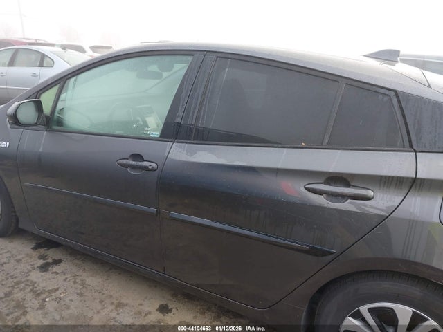 Toyota Prius Prime Plus 2018 JTDKARFP7J3095221 Image 15